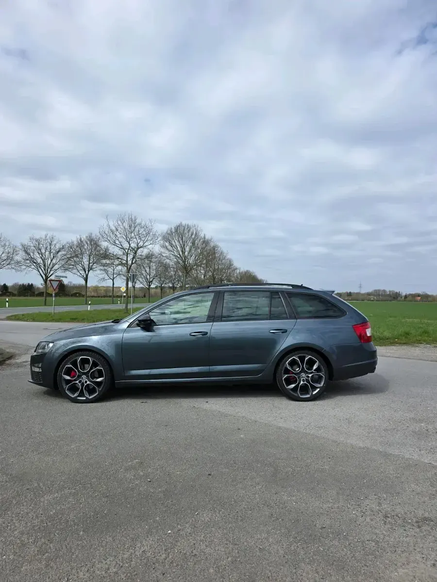 Gebraucht Skoda Octavia RS 184 PS (135 kW) 2017 Grau Kombi