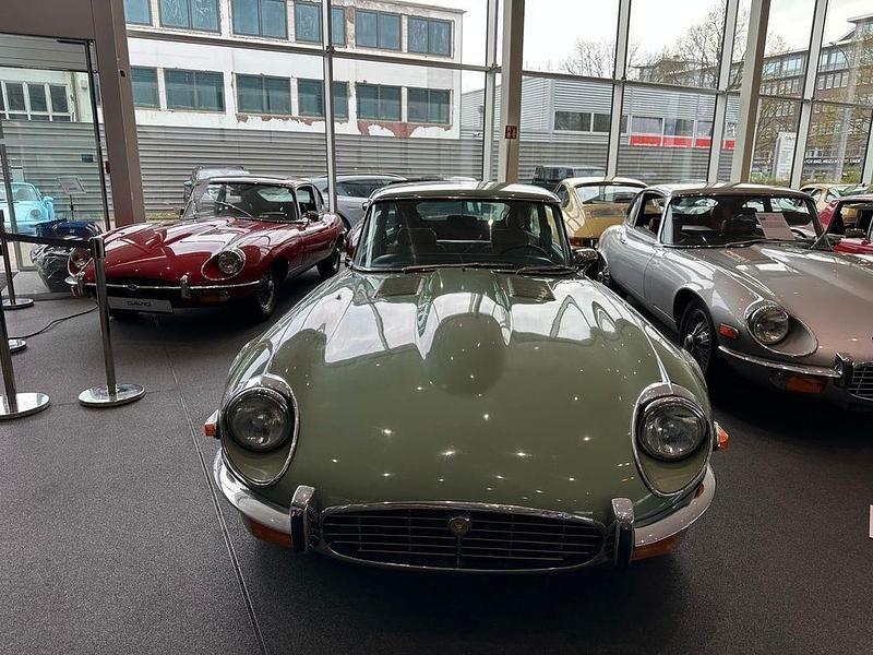 Second-hand Jaguar E-Type 268 CP (197 kW) 1972 Verde Coupe