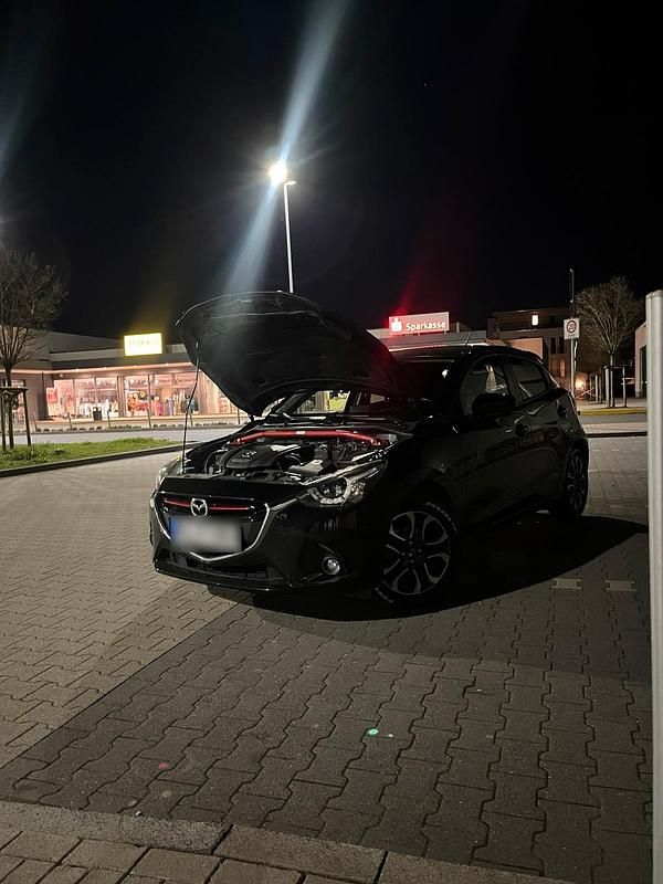 Gebraucht Mazda 2 90 PS (66 kW) 2015 Schwarz Kleinwagen