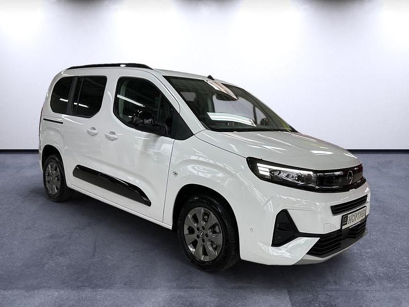 Gebraucht Opel Combo Life 131 PS (96 kW) 2024 Weiß Van / Kleinbus