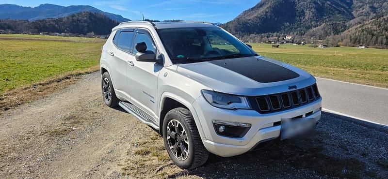 Gebraucht Jeep Compass Trailhawk 179 PS (131 kW) 2021 Grau SUV