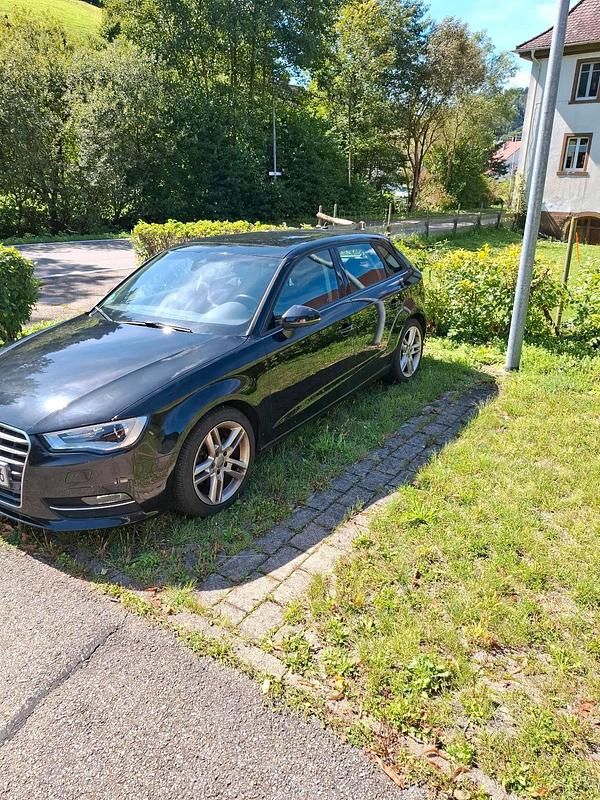 Schwarz Gebraucht 2016 Audi A3 Sportback Kleinwagen | 16.499 € (Fairer Preis) - Bild 1/4
