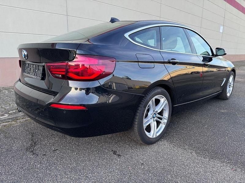 Gebraucht BMW 330 Gran Turismo Advantage 252 PS (185 kW) 2020 Schwarz Limousine