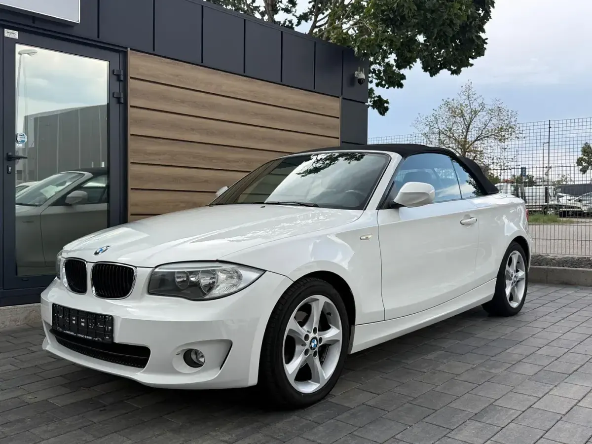 Gebraucht BMW 118 Cabriolet Sport Line 143 PS (105 kW) 2013 Weiß Cabrio