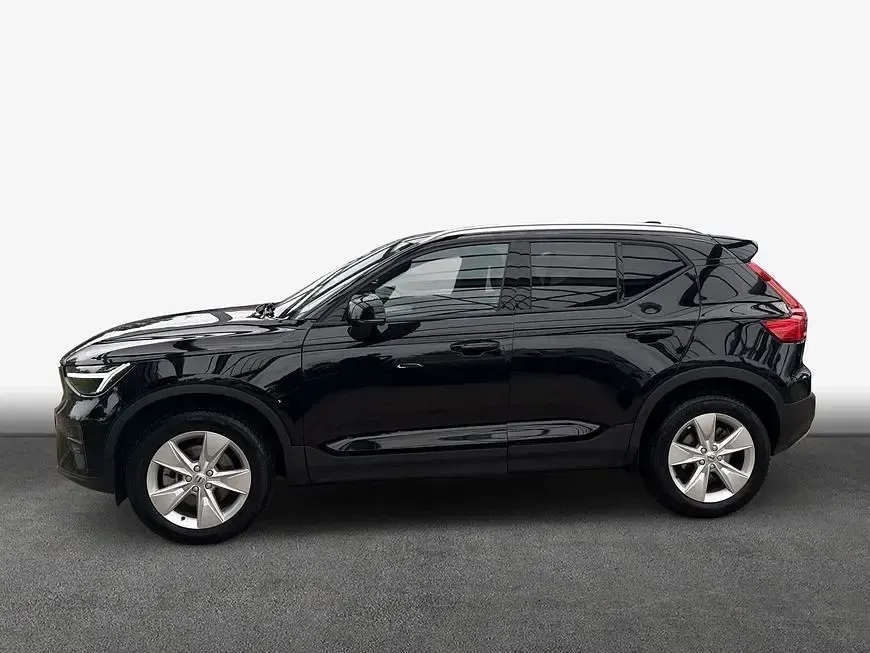 Gebraucht Volvo XC40 Core 163 PS (119 kW) 2025 Schwarz SUV