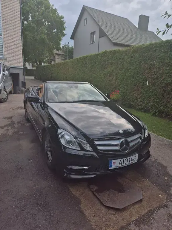 Gebraucht Mercedes E350 265 PS (194 kW) 2012 Schwarz Cabrio