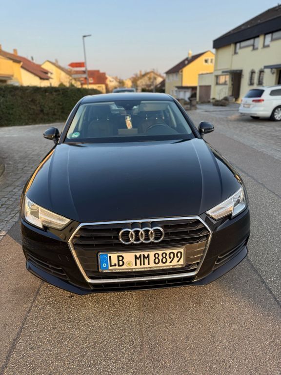 Schwarz Gebraucht 2016 Audi A4 Ambiente Limousine | 11.950 € (Guter Preis) - Bild 1/4