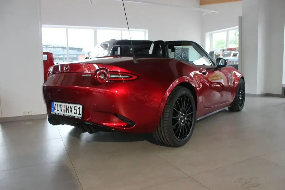 Gebraucht Mazda MX5 Exclusive-Line 132 PS (97 kW) 2026 Rot Cabrio
