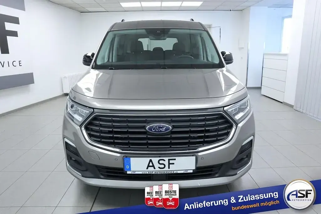Gebraucht Ford Tourneo Titanium 116 PS (85 kW) 2025 Cyclone dusky silver Van / Kleinbus