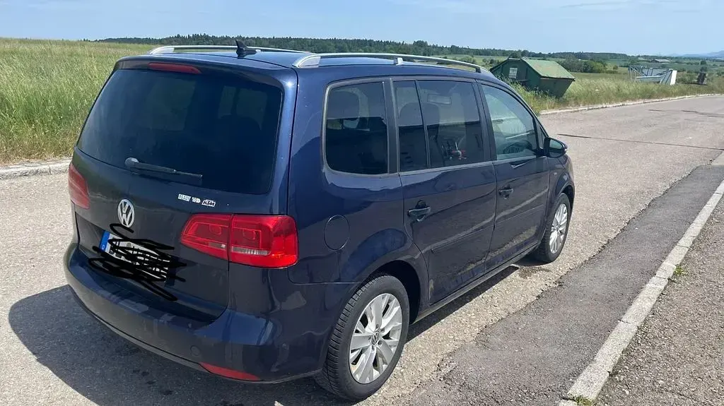 Gebraucht VW Touran Life 140 PS (102 kW) 2013 Blau Van / Kleinbus