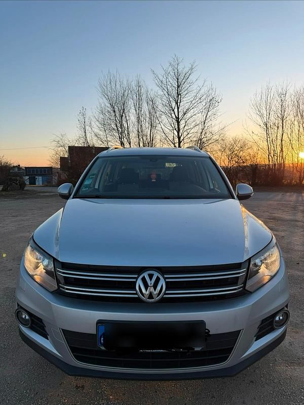 Gebraucht VW Tiguan 122 PS (89 kW) 2012 Silber SUV