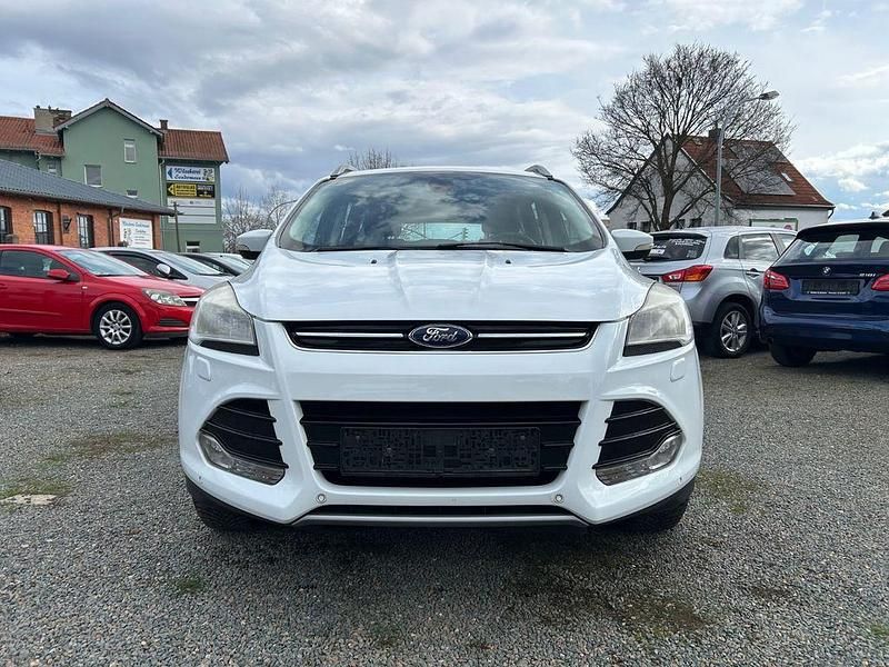 Gebraucht Ford Kuga Titanium 150 PS (110 kW) 2013 Weiß SUV