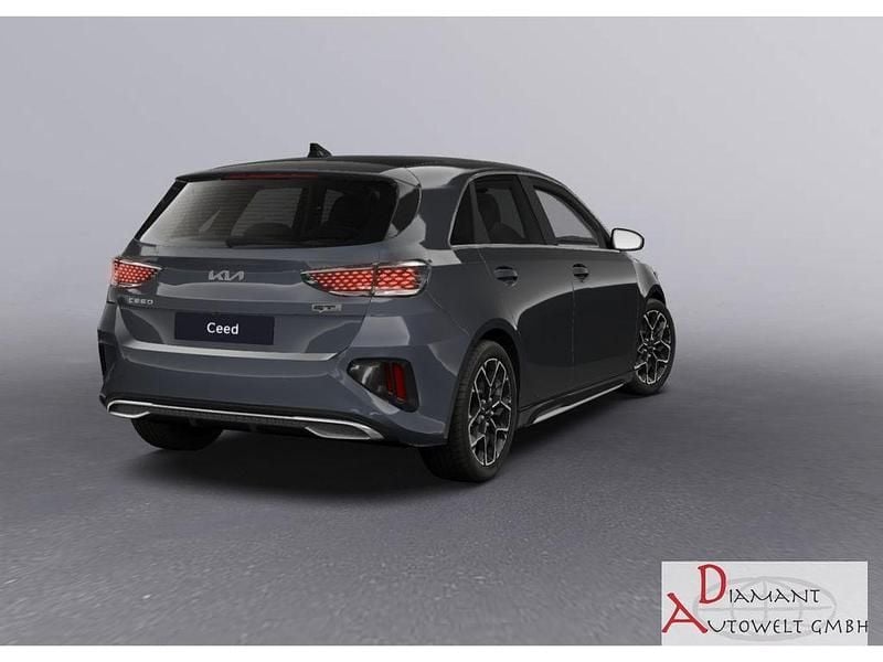 Neu Kia Ceed GT-Line 140 PS (102 kW) 2026 Grau Kleinwagen