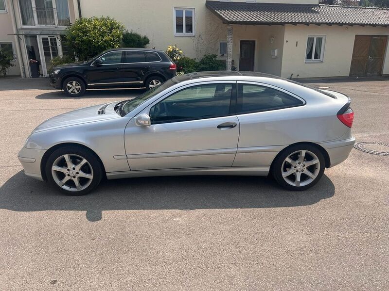 Silber Gebraucht 2002 Mercedes C180 Coupé | 5.500 € (Teuer) - Bild 1/4