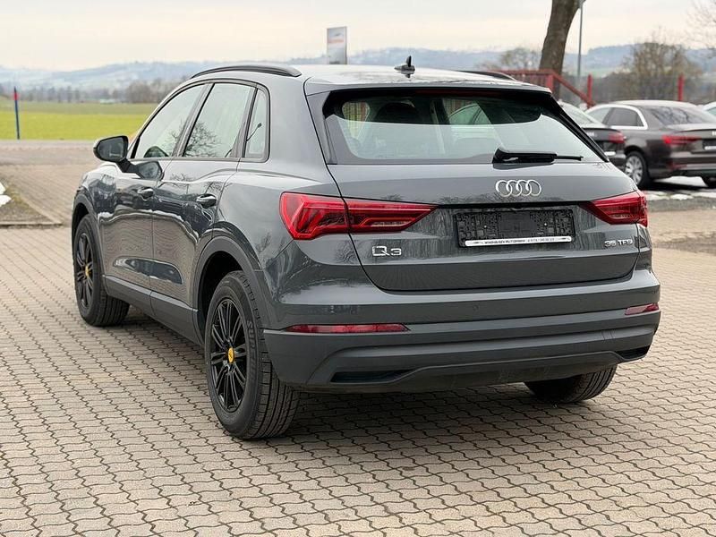 Gebraucht Audi Q3 Ambiente 150 PS (110 kW) 2019 Grau SUV
