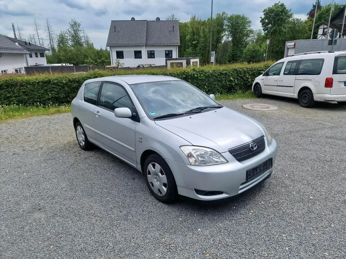 Gebraucht Toyota Corolla 110 PS (80 kW) 2002 Silber