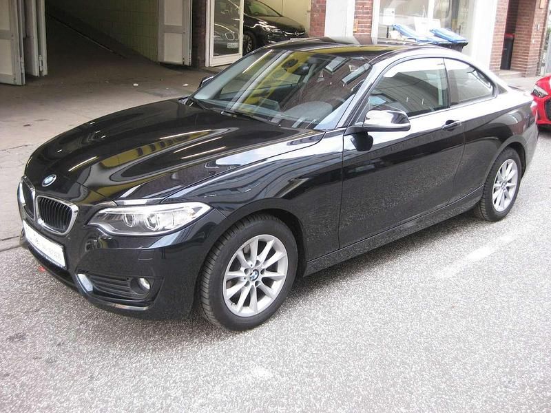 Gebraucht BMW 220 Advantage 184 PS (135 kW) 2017 Black sapphire metallic Coupé