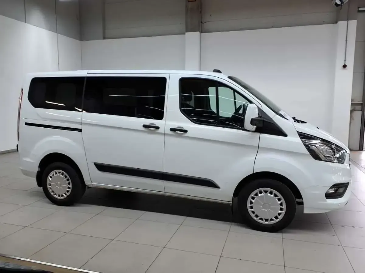 Gebraucht Ford Transit Custom Trend 131 PS (96 kW) 2021 Frostweiß Van