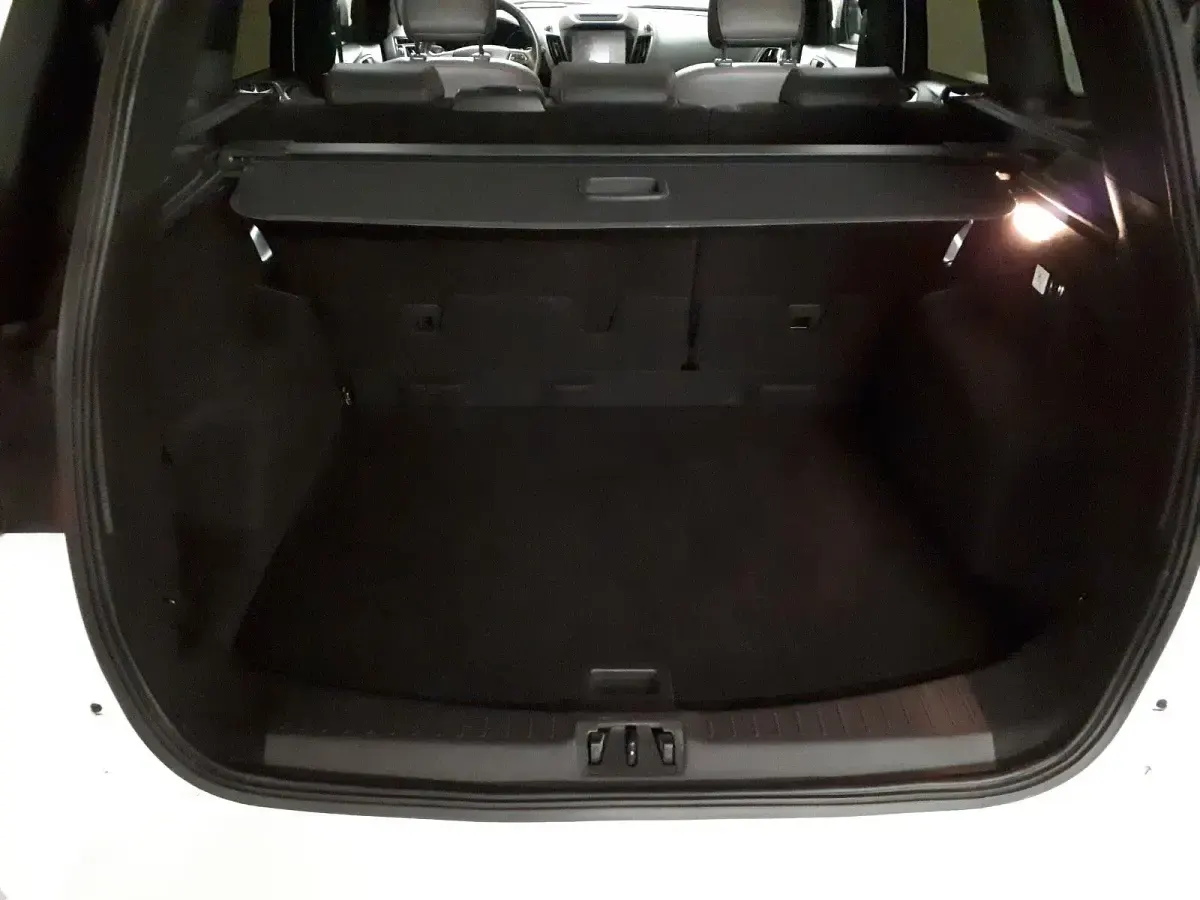Gebraucht Ford Kuga ST-Line 182 PS (133 kW) 2018 Weiß SUV