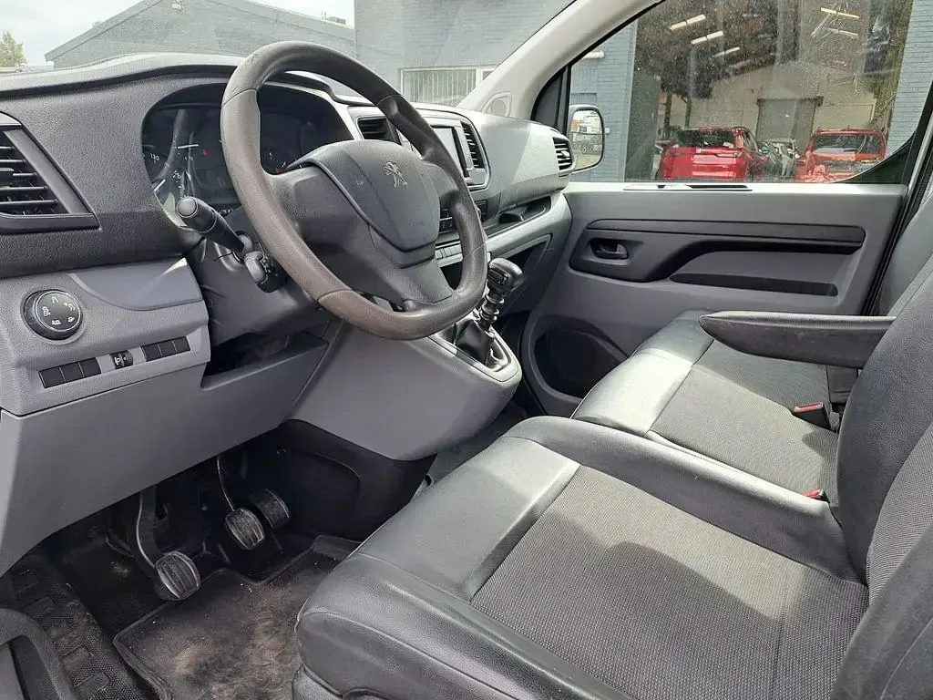 Gebraucht Peugeot Expert Premium 150 PS (110 kW) 2018 Weiß Van