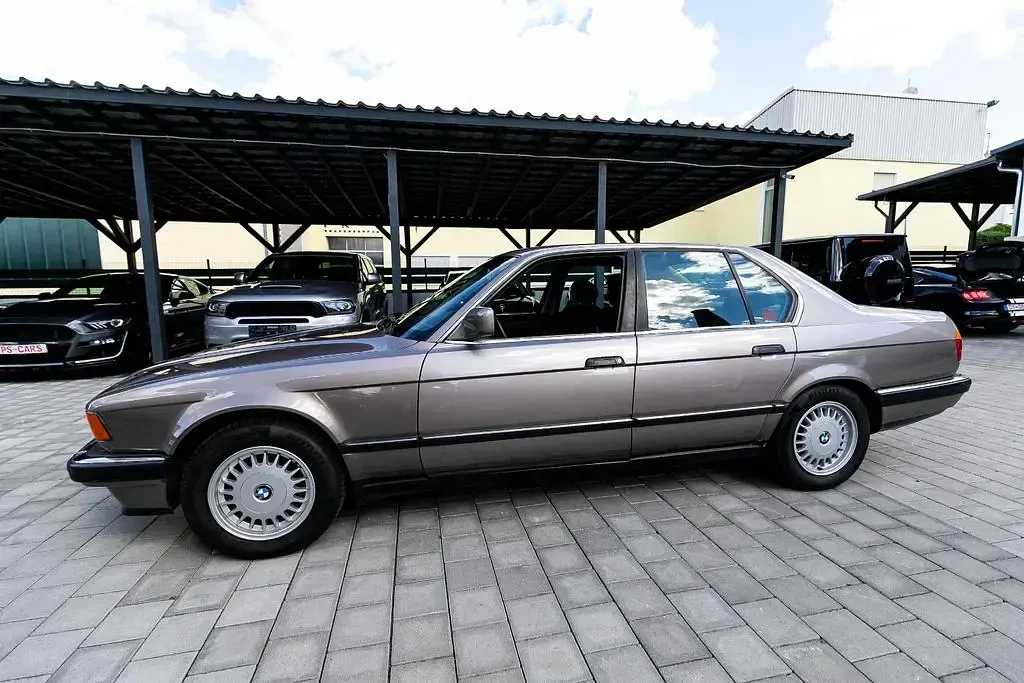 Gebraucht BMW 730 188 PS (138 kW) 1989 Grau Limousine