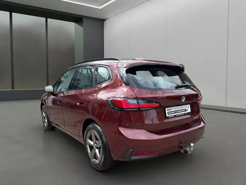 Gebraucht BMW 220 Active Tourer Performance 170 PS (125 kW) 2025 Rot Van / Kleinbus