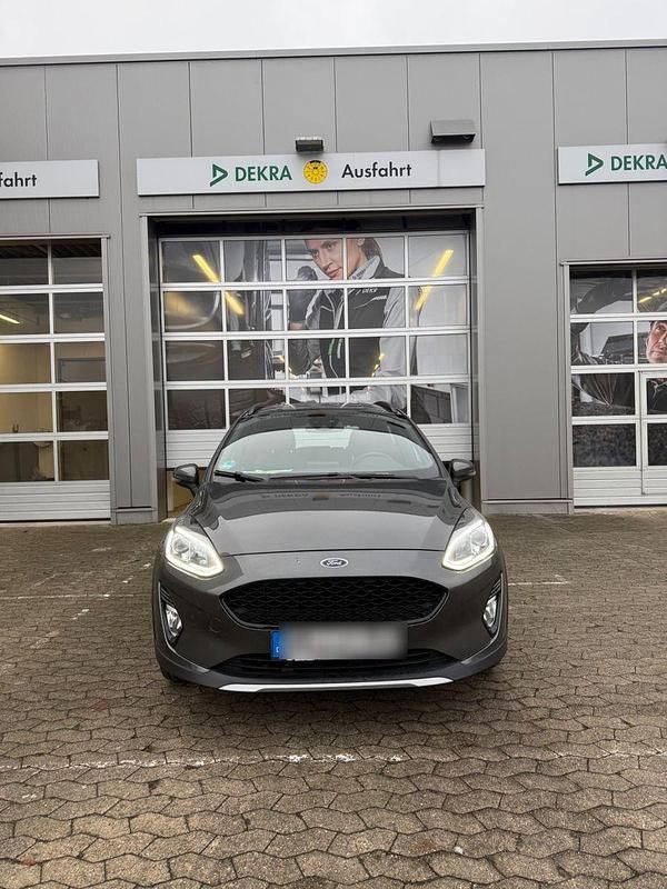 Grau Gebraucht 2021 Ford Fiesta Active Kleinwagen | 13.000 € (Fairer Preis) - Bild 1/4