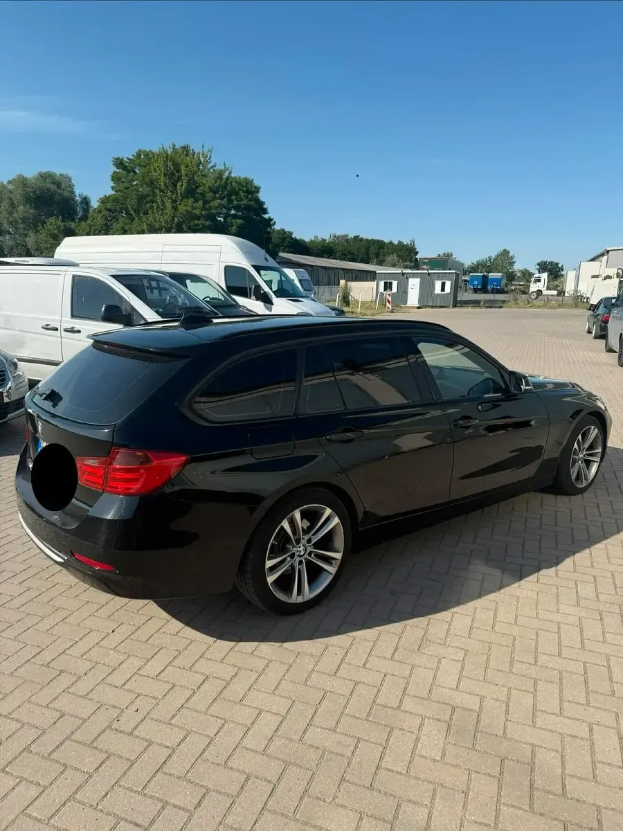 Gebraucht BMW 318 143 PS (105 kW) 2013 Schwarz Kombi
