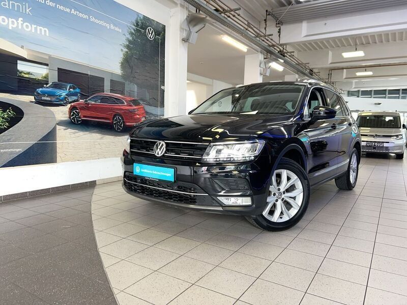 Deep black perleffekt Gebraucht 2017 VW Tiguan Highline SUV | 17.990 € (Guter Preis) - Bild 1/4