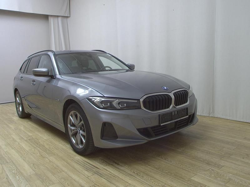 Gebraucht BMW 320e 163 PS (119 kW) 2022 Grau Kombi