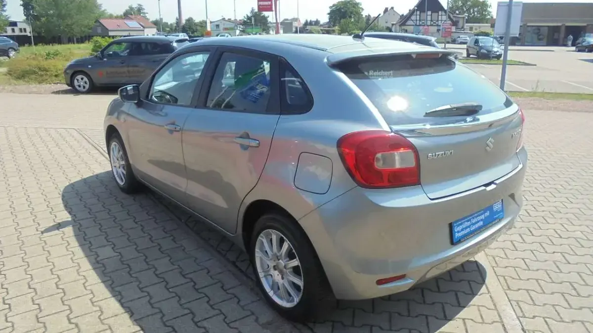 Gebraucht Suzuki Baleno Club 90 PS (66 kW) 2017 Grau Kleinwagen