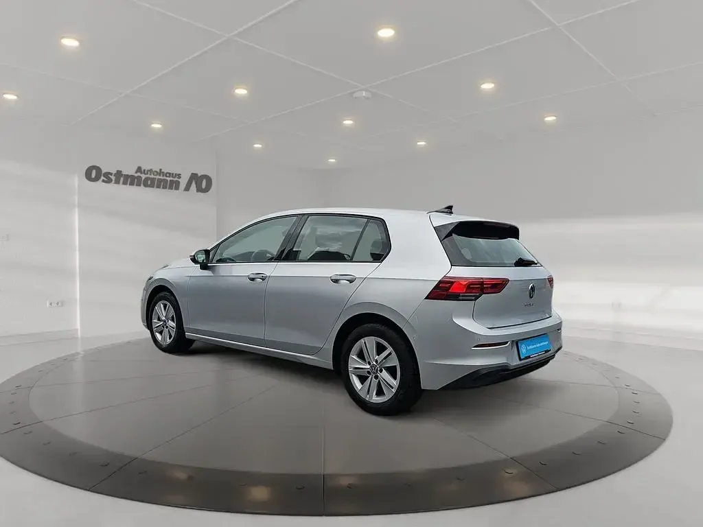 Gebraucht VW Golf VIII Life 131 PS (96 kW) 2023 Reflexsilber metallic Limousine