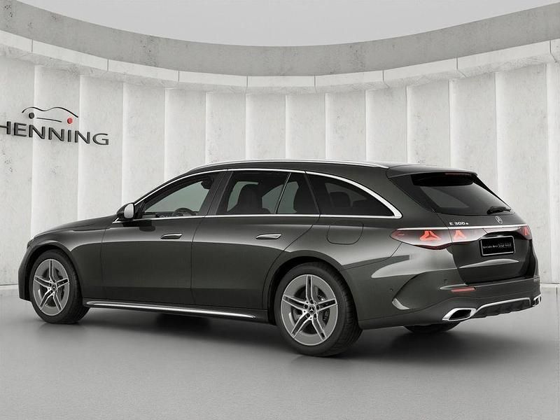 Gebraucht Mercedes E300 Premium 204 PS (150 kW) 2024 Grau Limousine