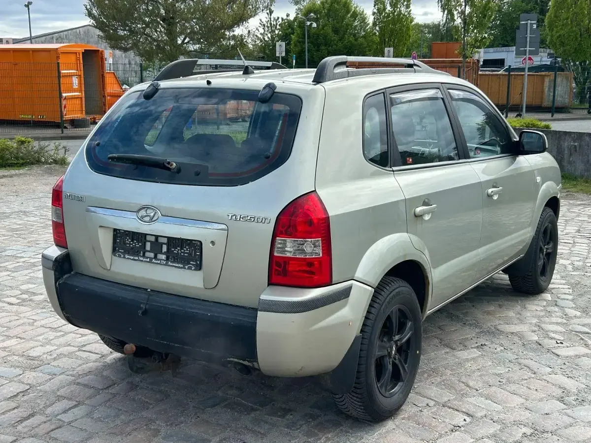 Gebraucht Hyundai Tucson GLS 141 PS (103 kW) 2007 Silber SUV