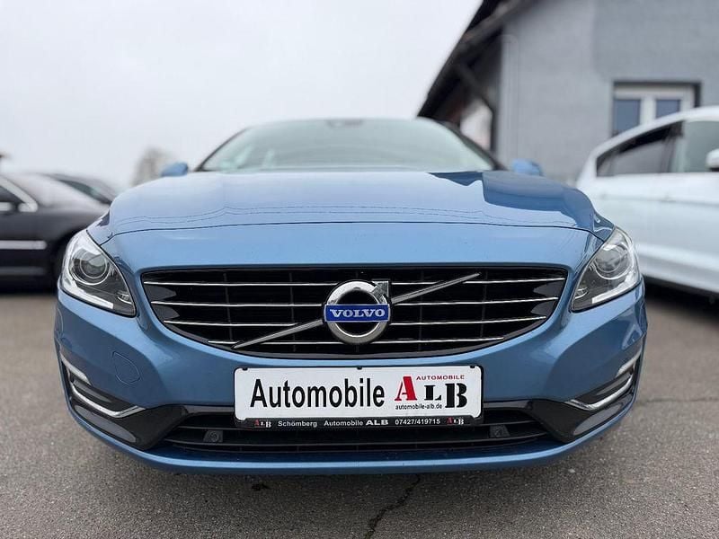Gebraucht Volvo V60 Summum 215 PS (158 kW) 2015 Blau Kombi