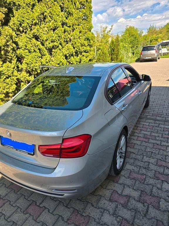 Silber Gebraucht 2018 BMW 318 Sport Line Limousine | 19.200 € (Guter Preis) - Bild 1/4