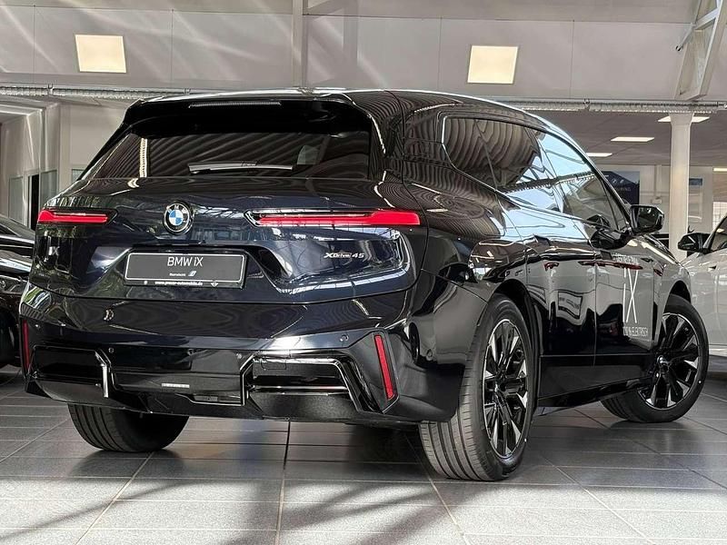 Neu BMW iX 300 kW (408 PS) 2025 M carbonschwarz SUV