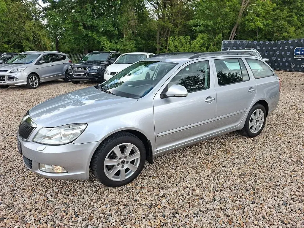 Gebraucht Skoda Octavia Elegance 122 PS (89 kW) 2010 Silber Kombi