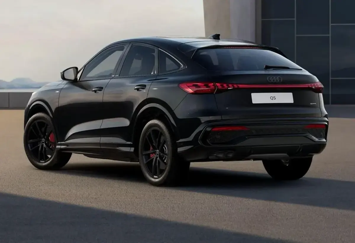 Neu Audi Q5 Sportback Ambiente 299 PS (219 kW) 2026 Mythosschwarz metallic SUV