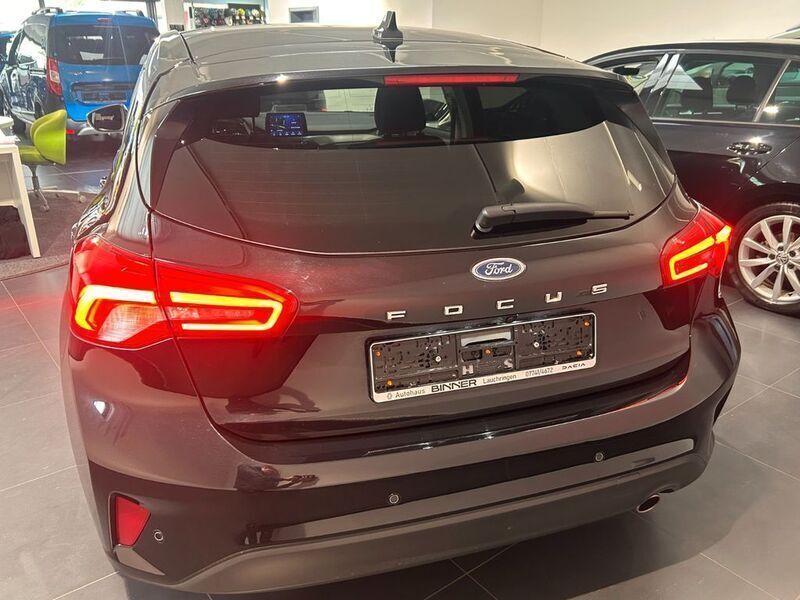 Gebraucht Ford Focus Titanium 182 PS (133 kW) 2020 Schwarz Limousine