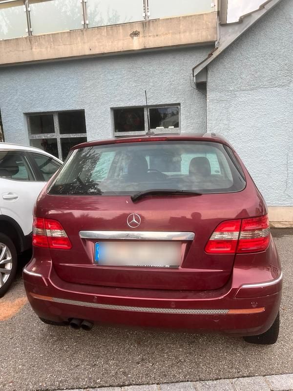 Rot Gebraucht 2006 Mercedes B200 Van / Kleinbus | 4.150 € - Bild 1/4
