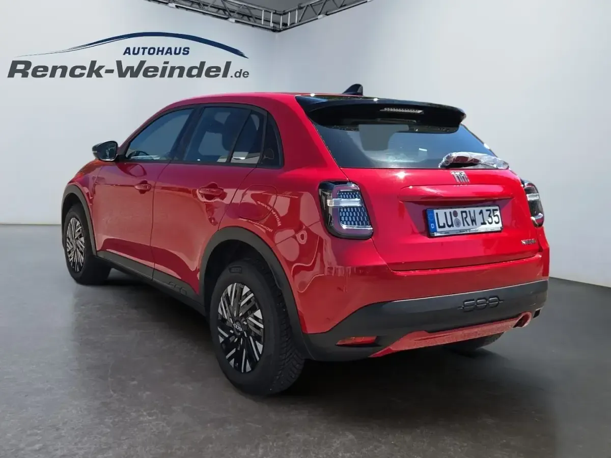 Gebraucht Fiat 600 101 PS (74 kW) 2025 Rot SUV