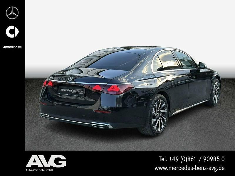Gebraucht Mercedes E300 Premium 313 PS (230 kW) 2024 Lack obsidianschwarz Limousine