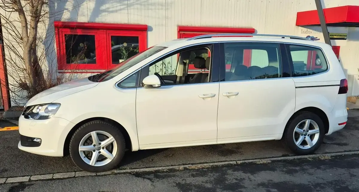 Gebraucht VW Sharan 150 PS (110 kW) 2016 Weiß Van / Kleinbus