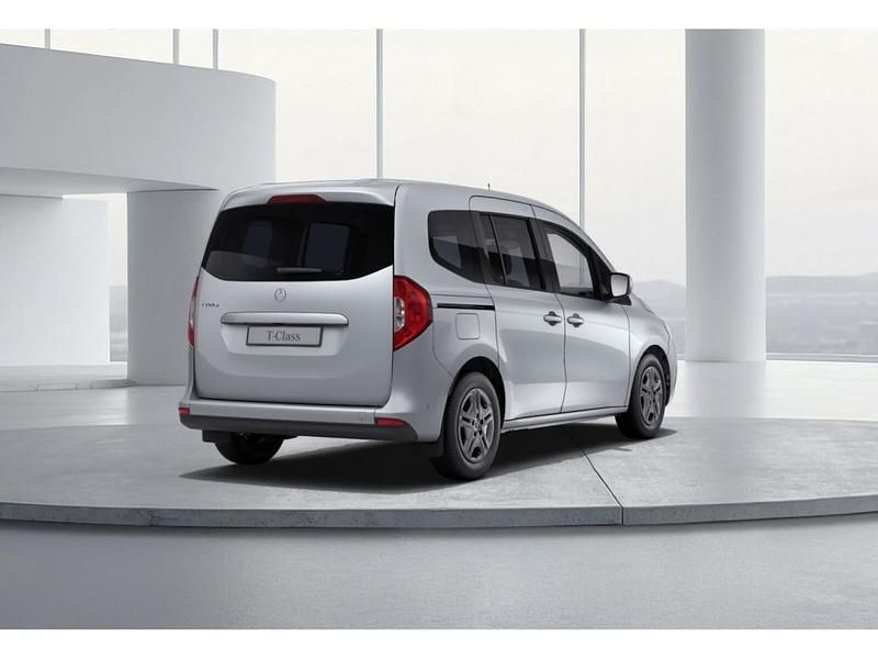 Gebraucht Mercedes T180 85 PS (62 kW) 2022 Helvinsilber metallic Van / Kleinbus