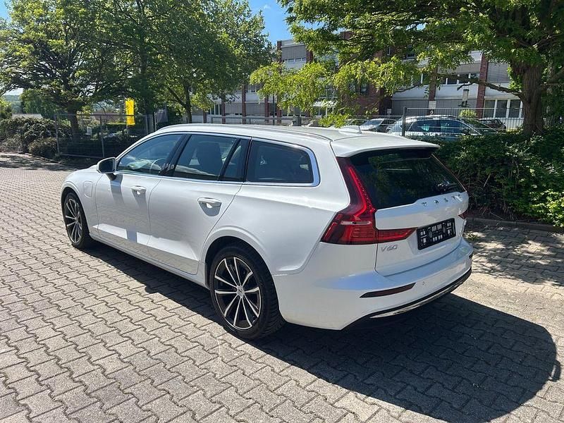 Gebraucht Volvo V60 Core 398 PS (292 kW) 2024 Weiß Kombi