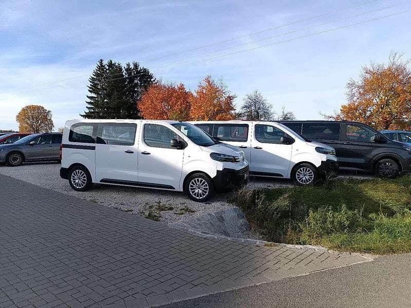 Neu Peugeot Traveller 179 PS (131 kW) 2025 Weiß Van / Kleinbus