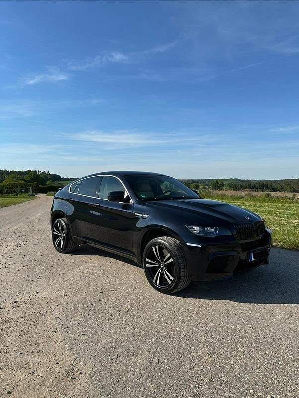Schwarz Gebraucht 2011 BMW X6 M Performance SUV | 27.600 € - Bild 1/4