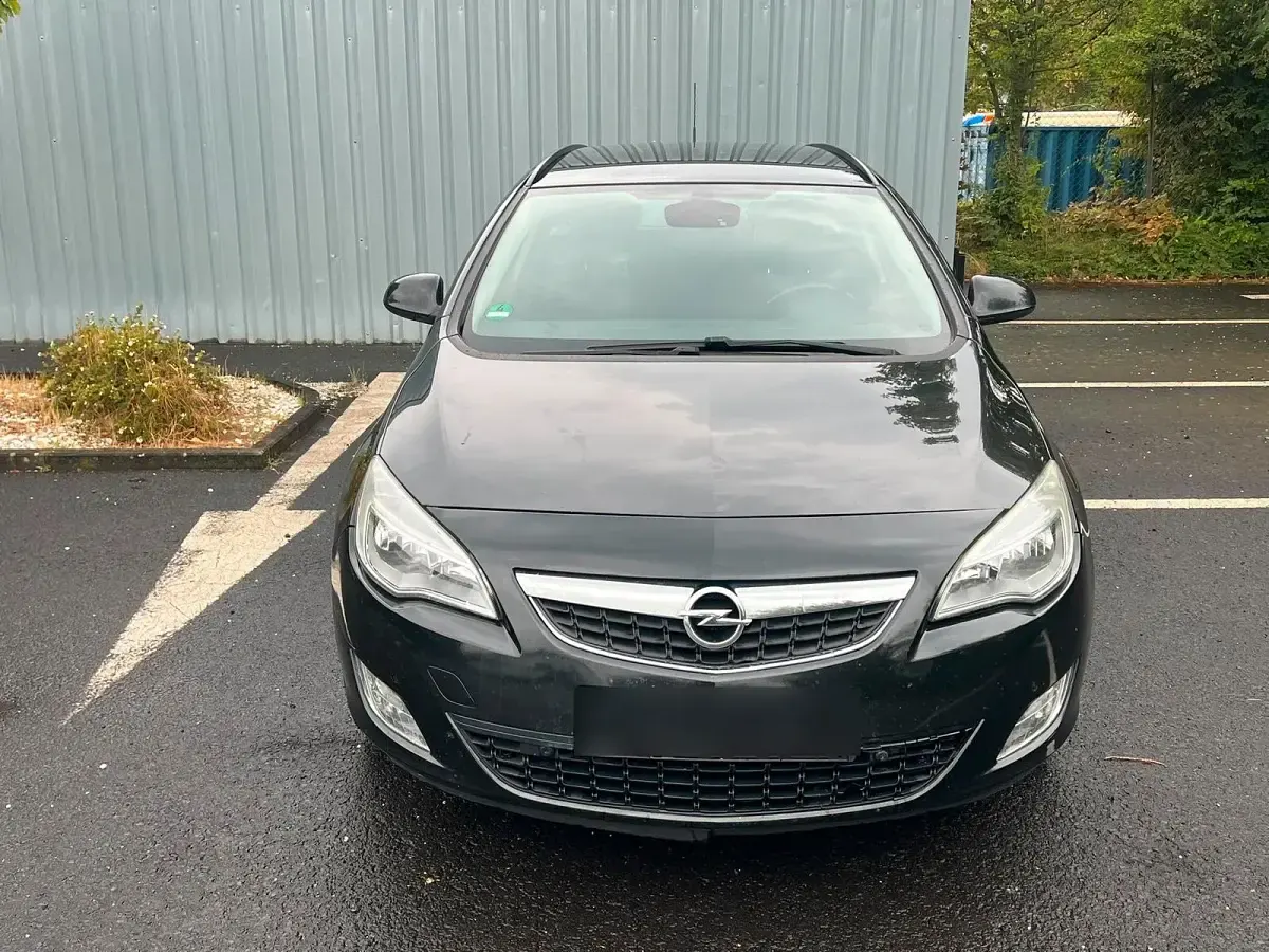 Gebraucht Opel Astra Innovation 125 PS (91 kW) 2012 Schwarz Kombi