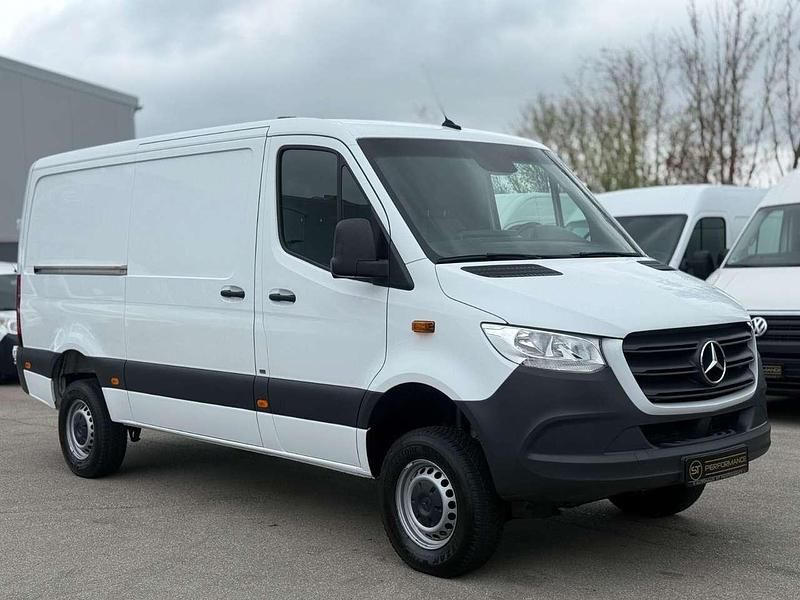 Używany Mercedes Sprinter 143 KM (105 kW) 2020 Biały Van